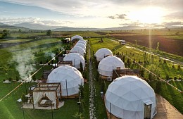 К строителям глэмпингов и модульных отелей предьявлены первые иски