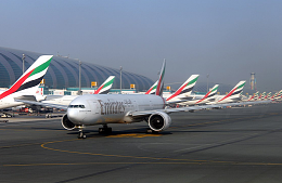 Туристы, долетевшие до Дубая, ждут багаж по 5 часов