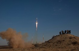 Иностранные туристы попытались сфотографировать ракету на Байконуре и угодили под суд