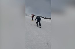 Туристы опасаются, что трагедия с восходителем в кроссовках на Эльбрусе обернется проблемами для всех