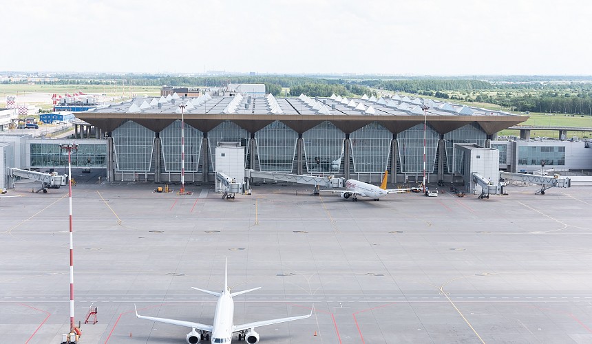 Пассажир посетил бизнес-залы 46 раз за месяц и подпал под подозрение в торговле проходами