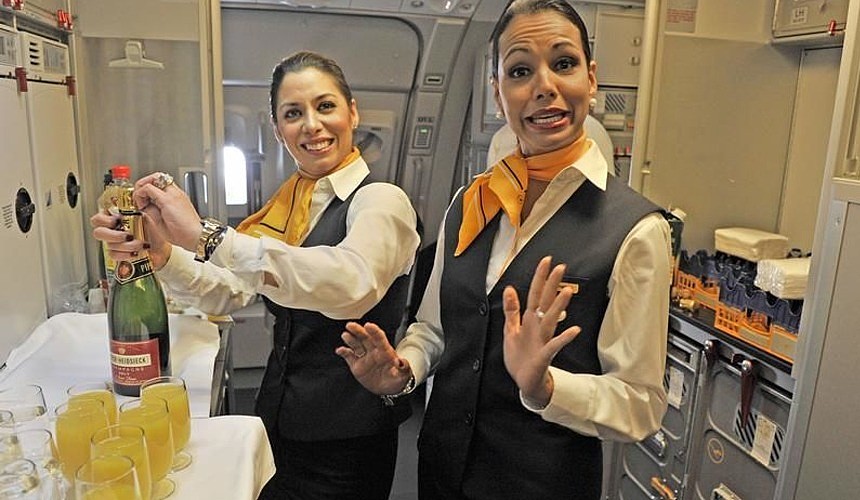 Lufthansa перестанет бесплатно кормить пассажиров экономкласса