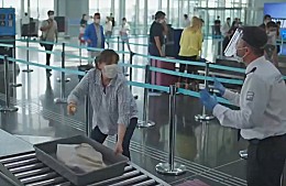 «После поездки выброшу сумку и чемодан». Что происходит в аэропортах Турции?