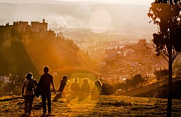 Туристы интересуются, как оформить визу цифрового кочевника в Испанию