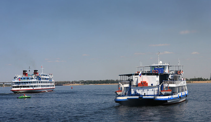 Туристы не хотят оказаться в одном круизе с историком моды Александром Васильевым