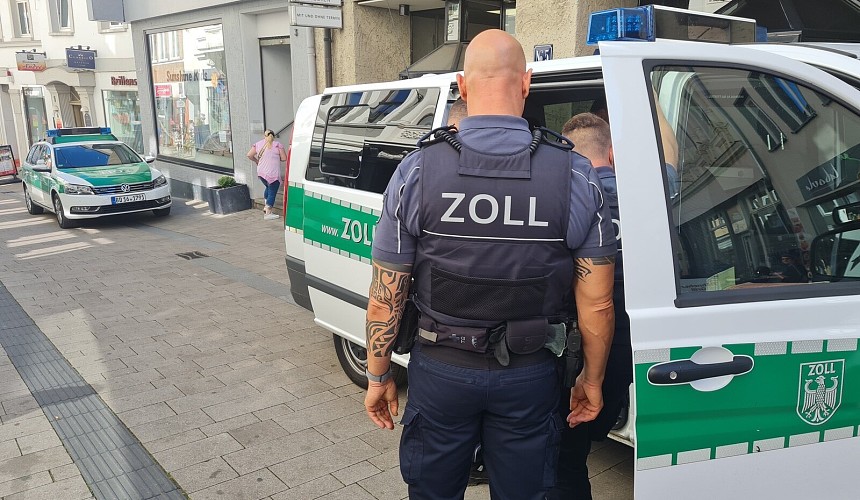 Посольство РФ рекомендовало не ездить в Германию на авто с российскими номерами