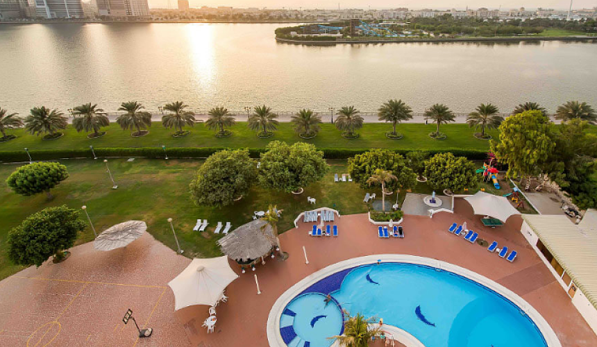 Туры в Дубай из Москвы упали в цене в 2 раза после праздников