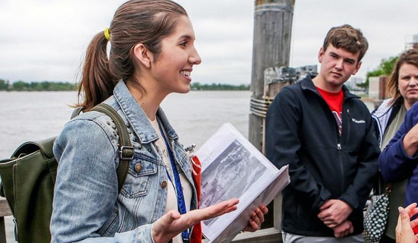 Забота о туристах или профанация: проверку знаний гидов отложили на год