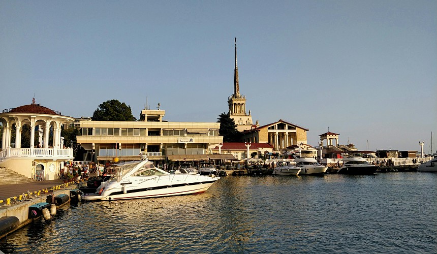 Туристам в Сочи на Первомай приготовили встречи с альпаками и Соловьем-Разбойником