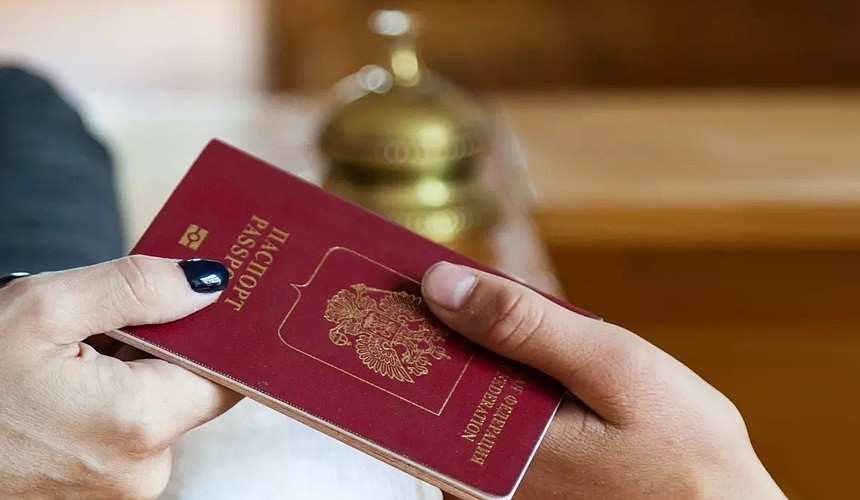 В российскую гостиницу по загранпаспорту