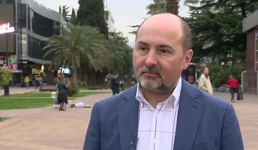 «Немедленно освободить»: Дмитрия Богданова снова решили перевести под домашний арест