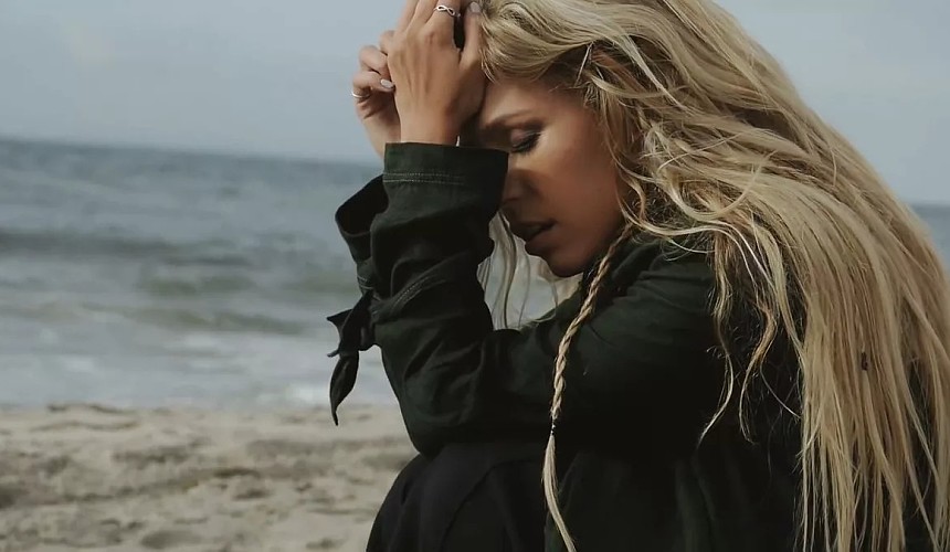 Положительный тест на COVID-19 стал причиной скандала с российской звездой в Турции