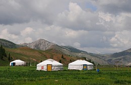 Туристы отдали 400 тысяч рублей за тур в Монголию и вместо отеля получили юрту