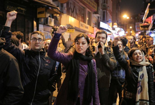 После референдума в Турции начались акции протеста