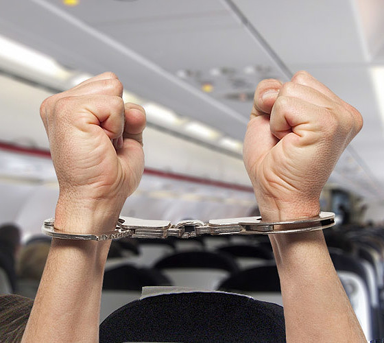 Чартерные перевозчики поддерживают жесткий подход к авиадебоширам