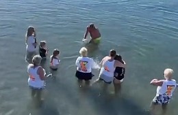 Британские туристы развеяли прах умершего родственника на турецком пляже