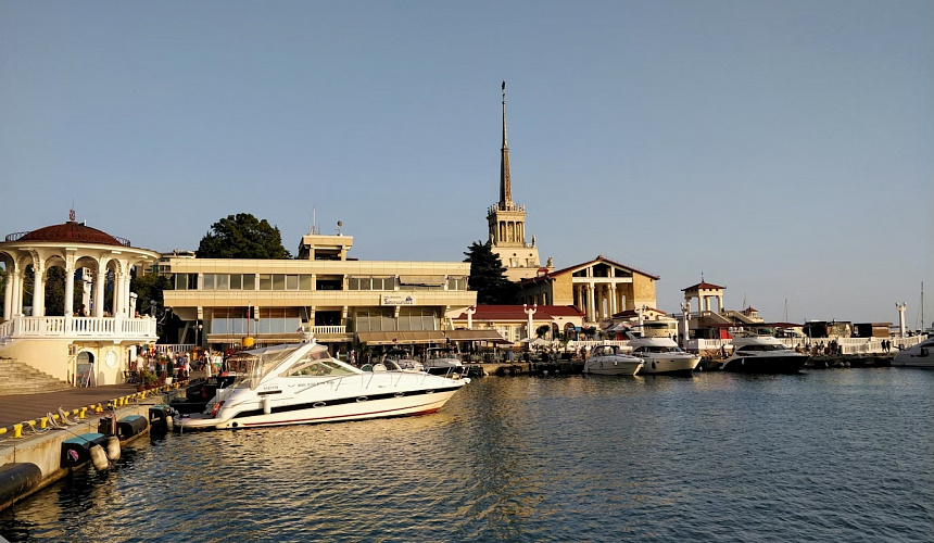 Слетать в мае из Москвы в Сочи предлагается за 4 тысячи рублей