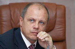 Его Лужков поздравил лично