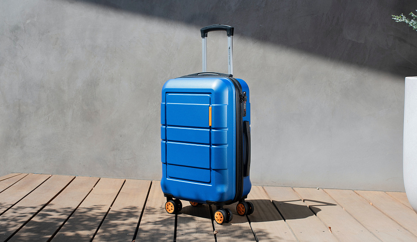 Utair показала пример авиакомпаниям, как поступать с детскими чемоданами