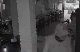 С Бали депортировали россиянина, который разгромил ресторан топором