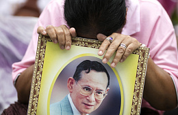 В Таиланде объявлен траур в связи со смертью короля