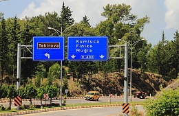 Данных о пострадавших от обстрела шоссе в Анталье россиянах нет