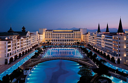 За переселение из Mardan Palace в Анталье с туристов требуют денег